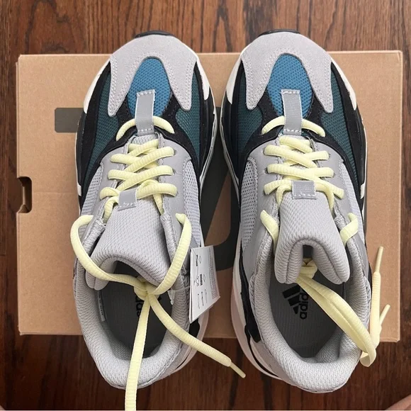 Adidas Yeezy Boost 700 sz 4 men 5 women new - Picture 5 of 10